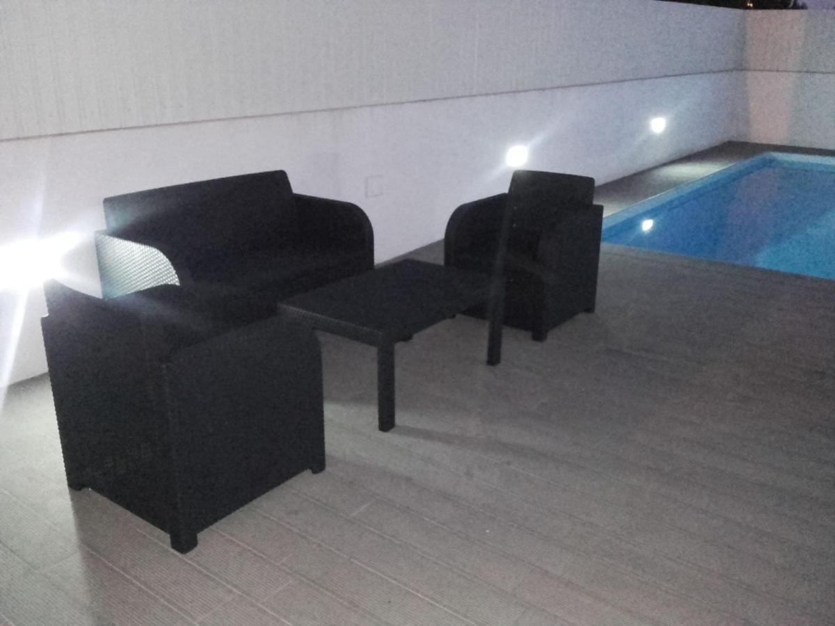 Lisbon Tagus River 2 Suites Private Pool D Almada Extérieur photo